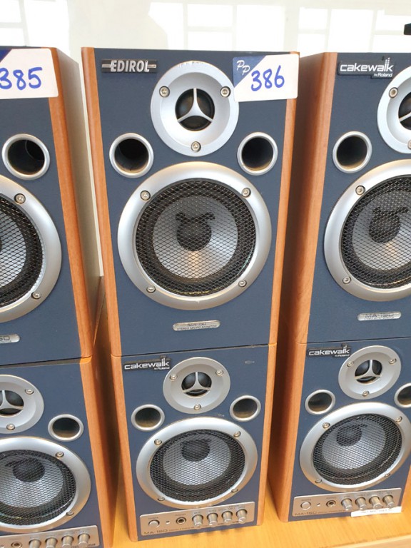 Pair Edirol Cakewalk MA-15D stereo micro monitor s...