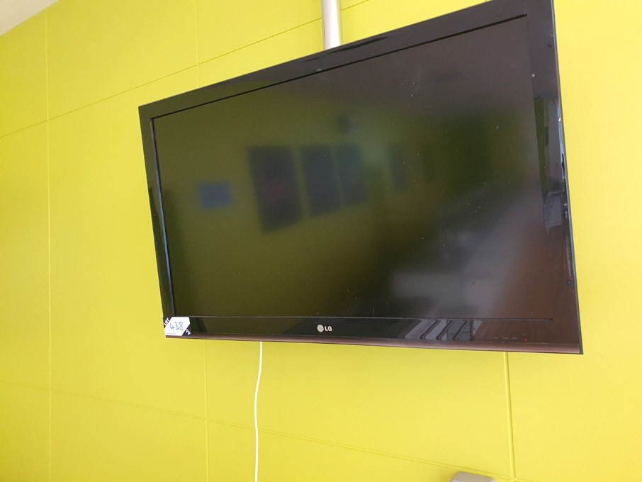 LG 42" LCD TV