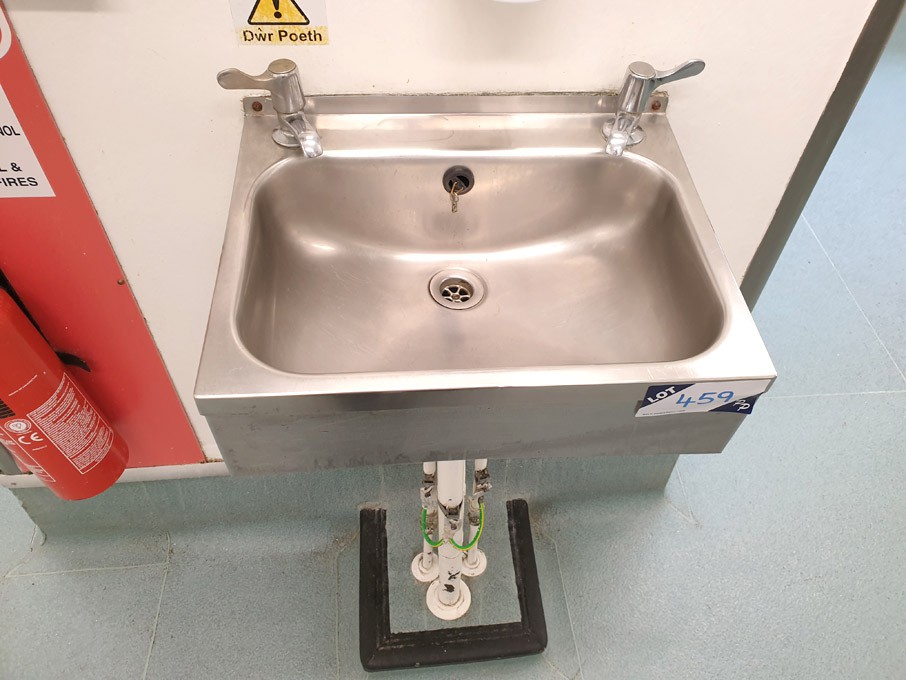 2x stainless steel food preparation sinks.460x360m...