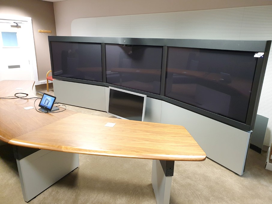 Telepresence 2 Cisco system TX 9000 conference sui...
