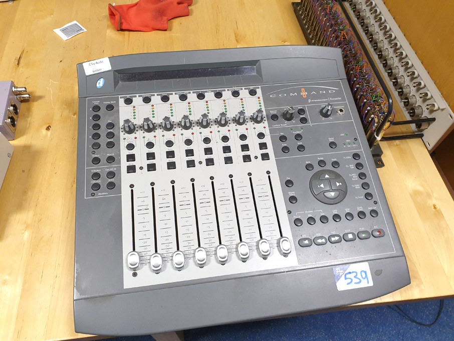 DigiDesign Command 8 MC 008 mixing console, 8 chan...