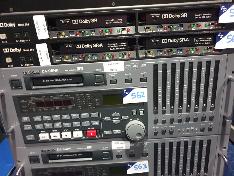 Tascam DA-98HR 24 bit high resolution DAT recorder
