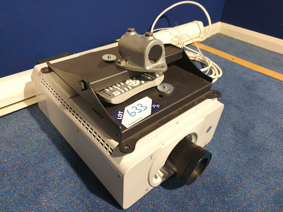 Panasonic PT-DZ570E DLP projector with remote, Bar...