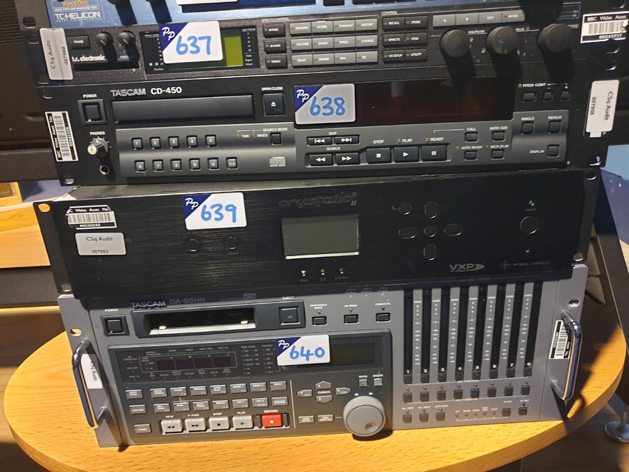 Tascam DA-98HR high resolution DAT recorder
