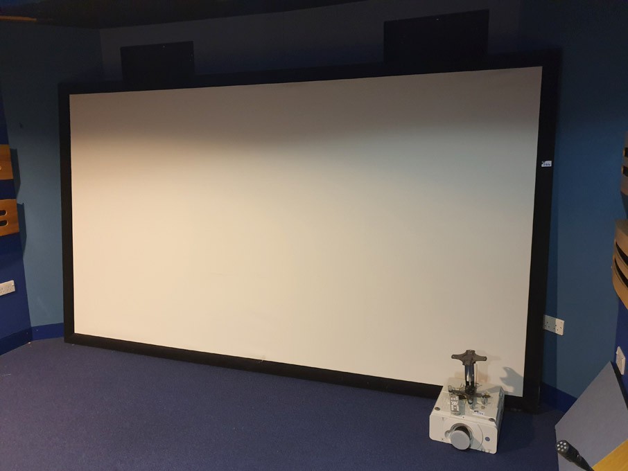 Panasonic PT-DZ570E DLP projector with remote, 348...