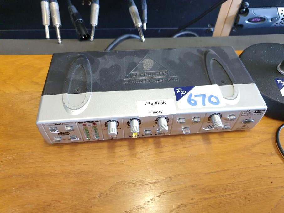 Behringer MON800 mini mon monitor matrix mixer