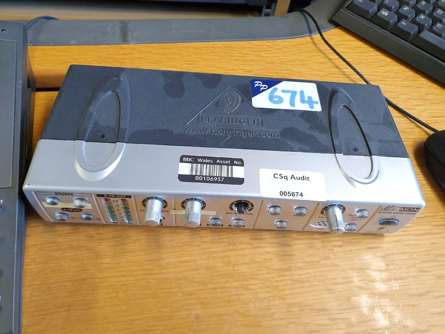 Behringer MON800 mini mon monitor matrix mixer