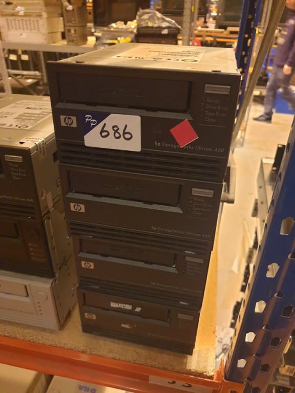 4x HP storage works Ultrium 460 hard drive storage
