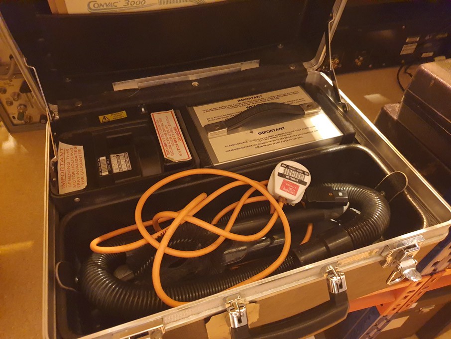 Convac 3000 environmentally clean vacuum in carry...