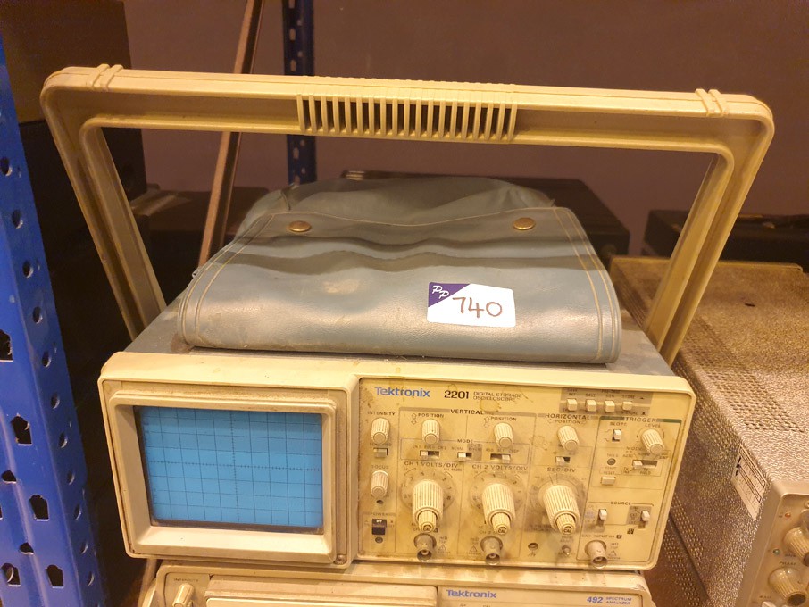 Tektronix 2201 digital storage oscilloscope