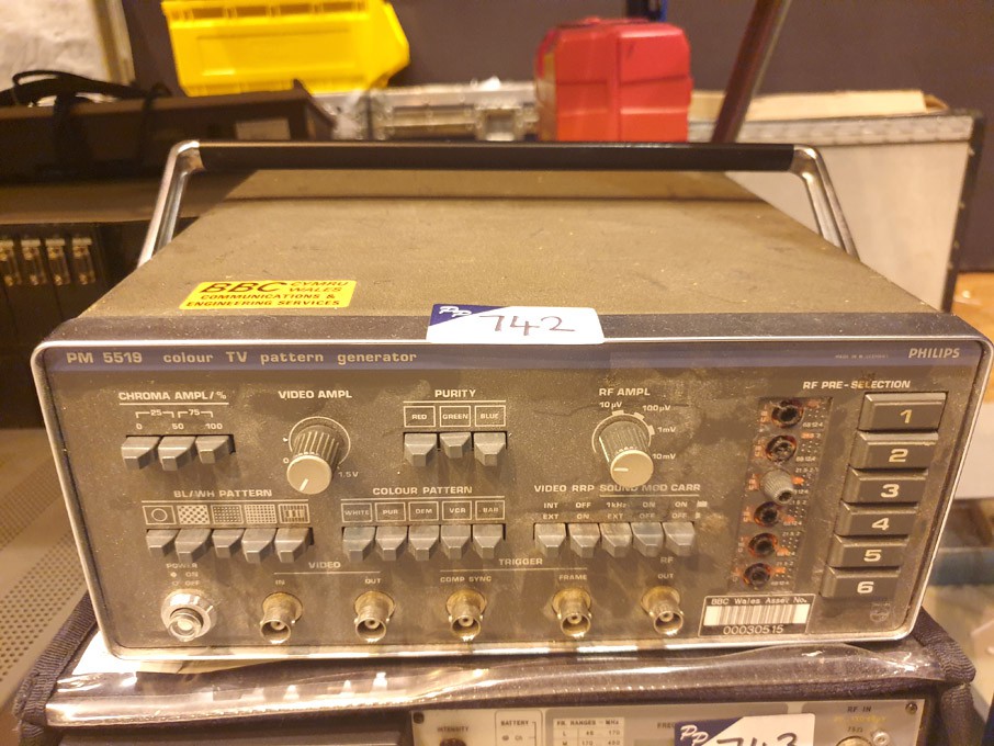 Philips PM5519 colour TV, pattern general