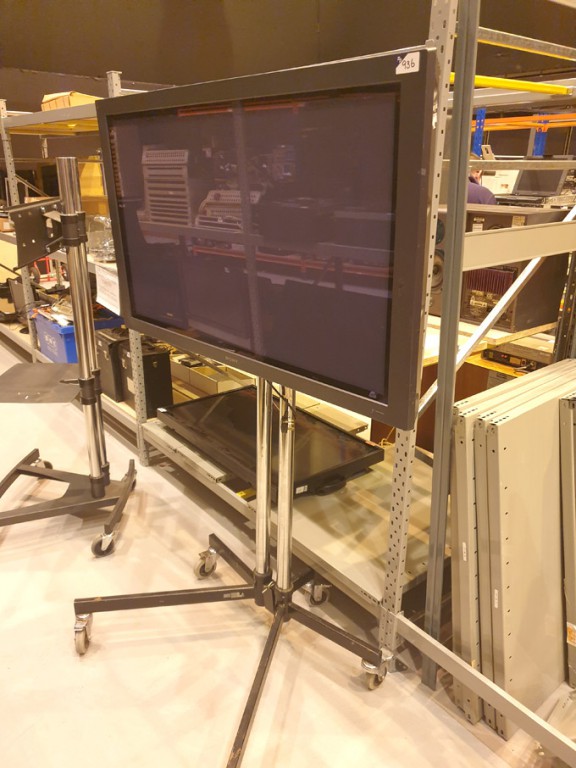 Sony FWD-50PX2 display monitor on mobile Unicol st...