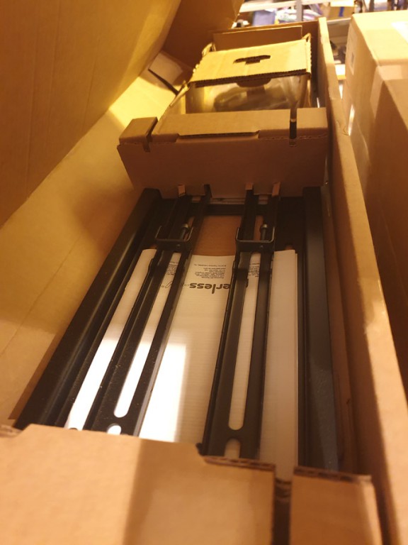 3x Peerless AV PF650 universal flat TV brackets, 3...