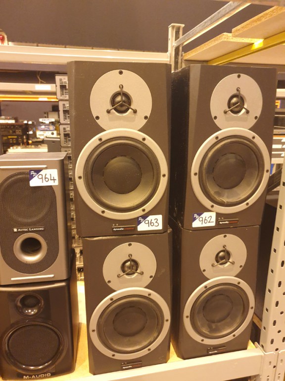 Pair Dynaudio BM5A speakers