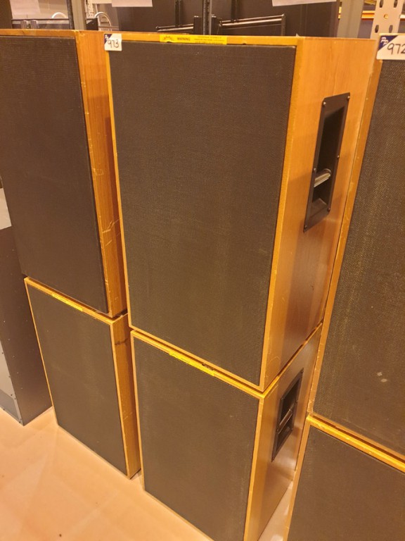 2x Rogers LS5/8 loudspeakers, s/n 6466 / 6691