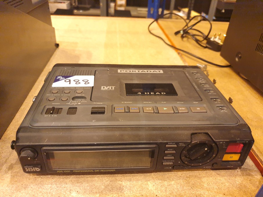 HHB PDR1000 professional DAT recorder