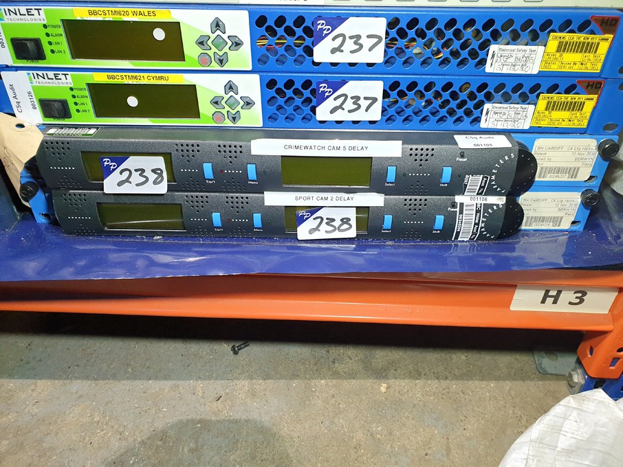 2x Numeric video camera delay units