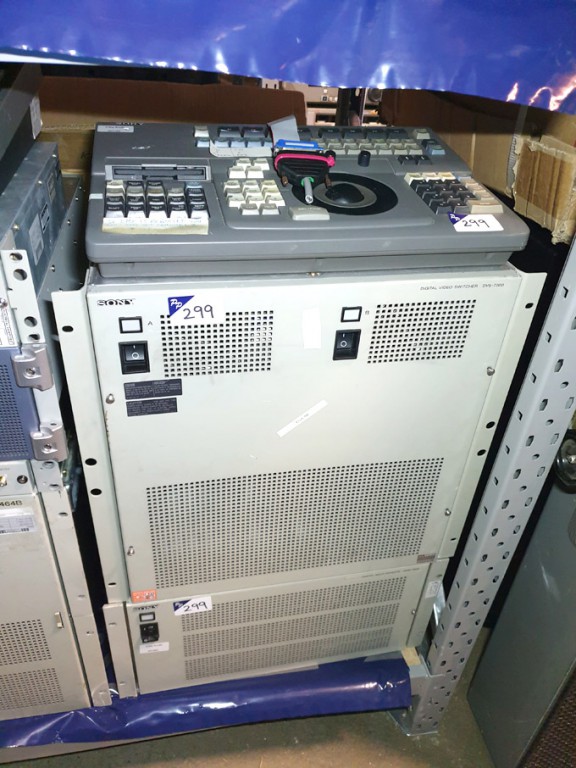 Sony BKDM-3010 DME control panel, Sony DVS-7000 di...