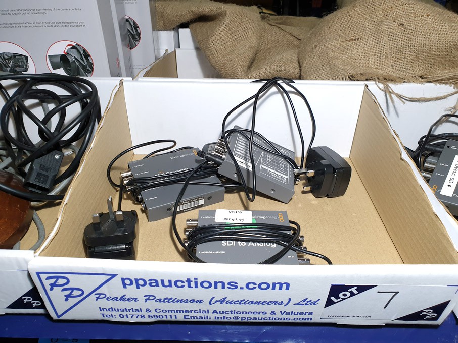 3x Black Magic Design mini convertors, SDi to Anal...