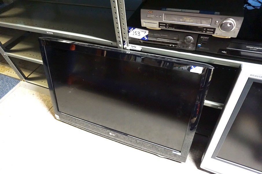 LG 42LH3000 LCD colour TV