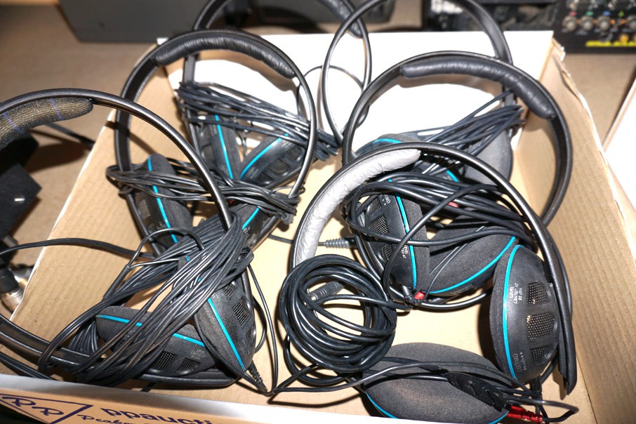 6x Sennheiser HD480 stereo headphones