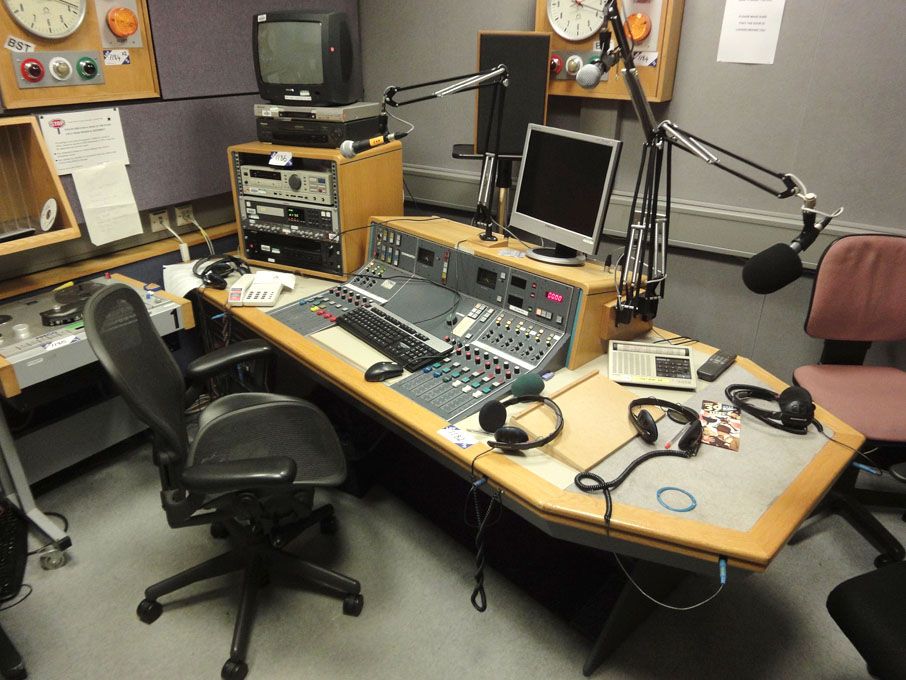 Audix stereo mixing desk, 8' x 4' complete with 12...