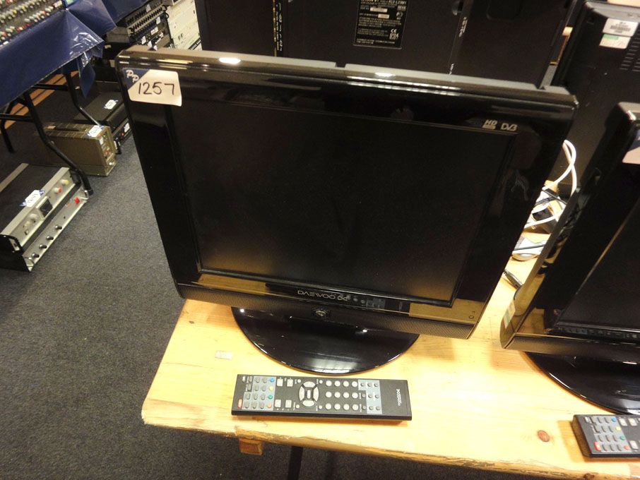 Daewoo DSL15T1TD 15" LCD colour TV with DVB-T