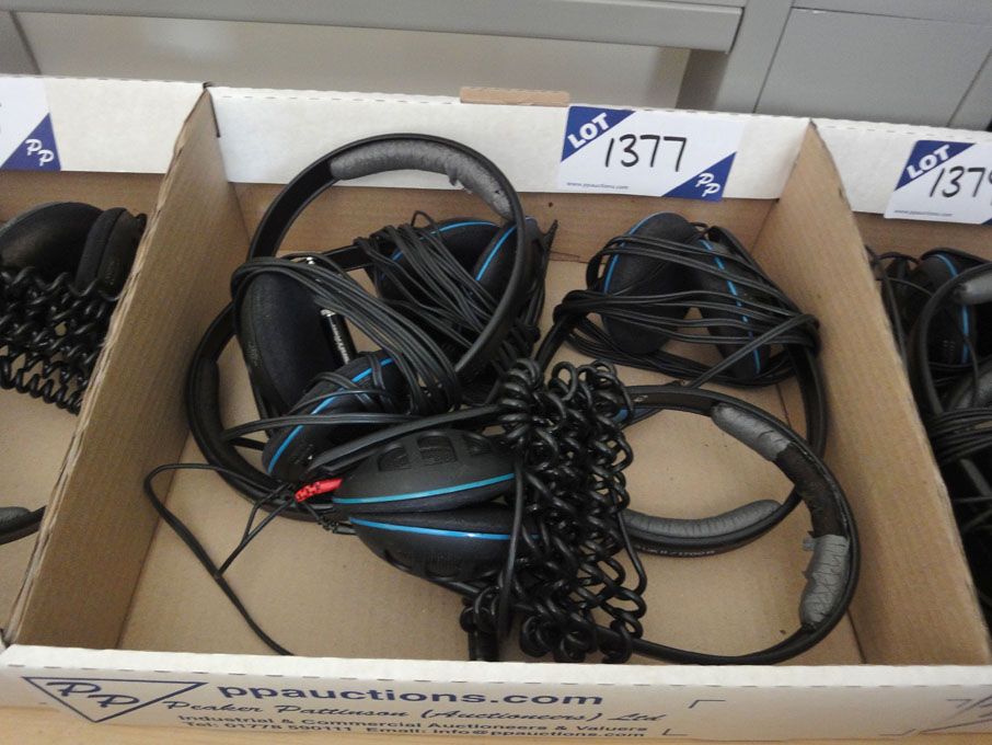 4x Sennheiser HD480 stereo headphones