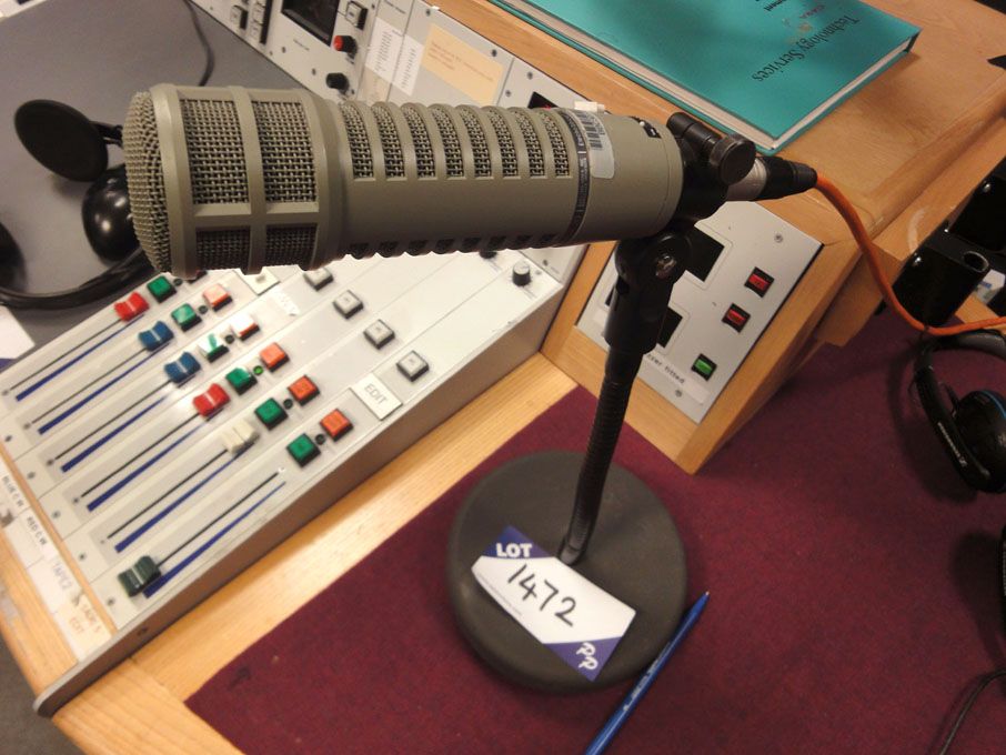 ElectroVoice RE20 Dynamic Cardioid microphone & ta...