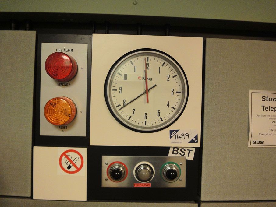 Favag analogue pulse clock & 'on air' lights&n...