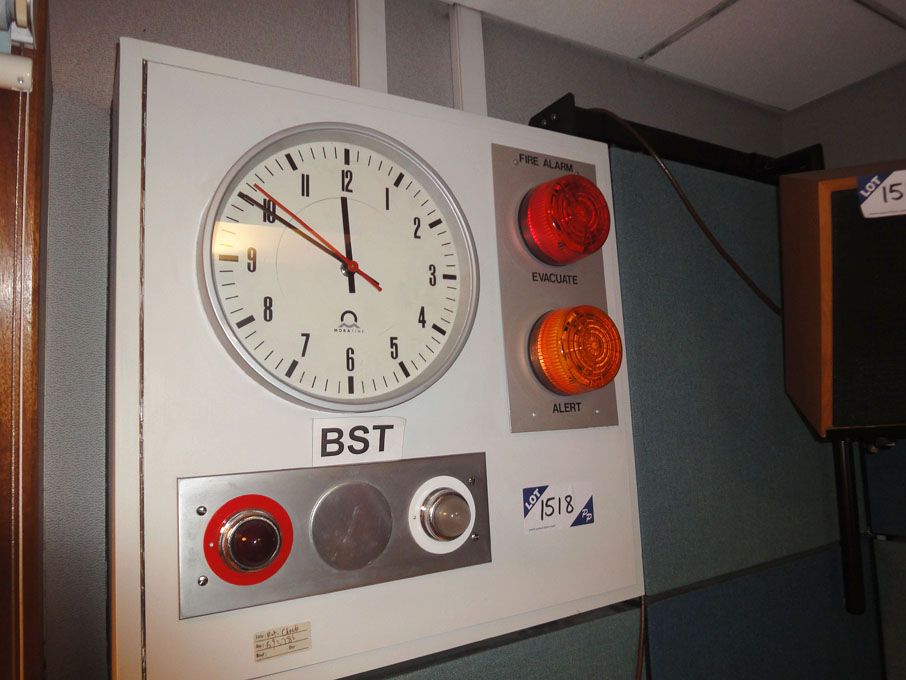 Mobatime analogue pulse clock & 'on air' light...
