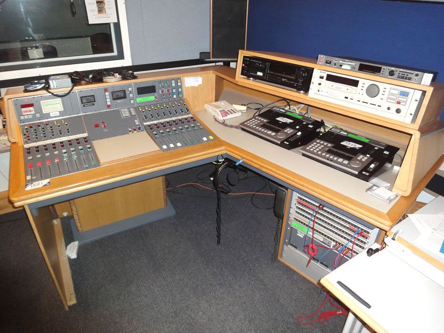 Audix stereo mixing desk, 6' x 6' complete with 16...