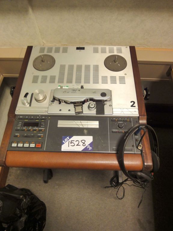 Studer A807 tape recorder / reproducer
