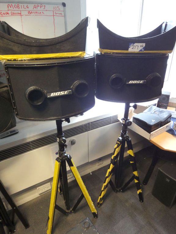 2x BOSE 802 series 2 professional loud speaker sys...