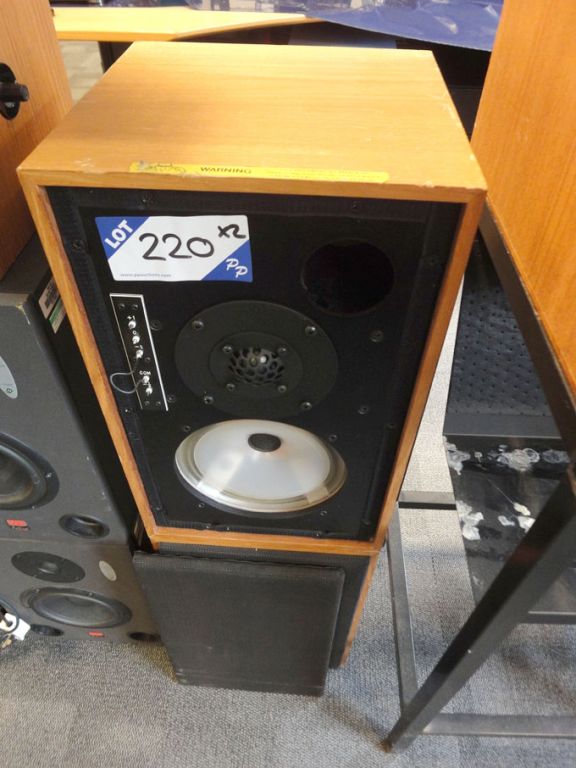 2x Rogers LS5/9 monitoring loud speakers