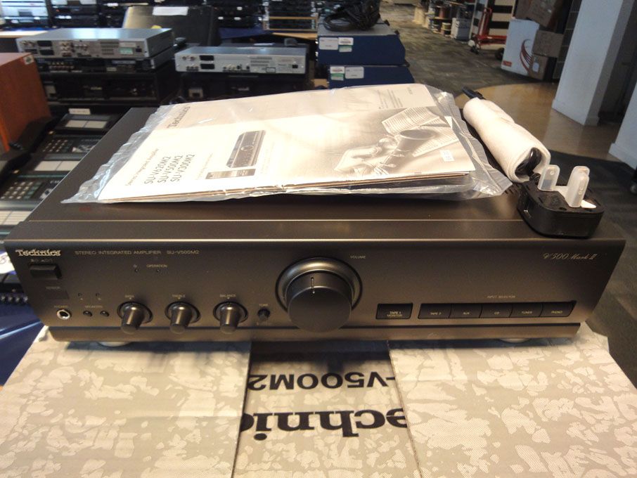 Technics SU-V500M2 stereo integrated amplifier wit...
