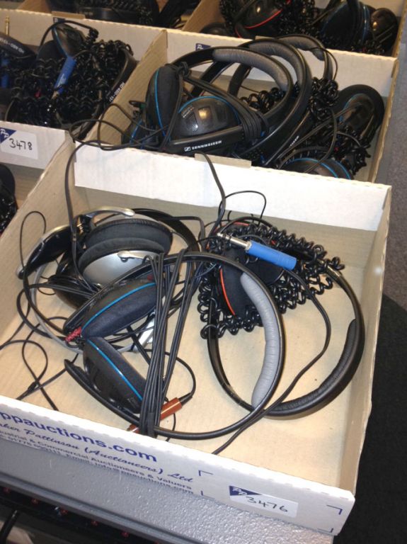 10x Sennheiser HD480 stereo headphones