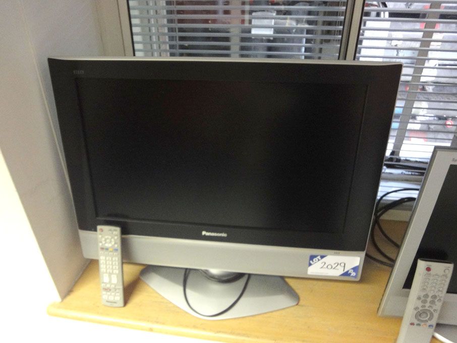 Panasonic TX-23LXD50 colour LCD TV