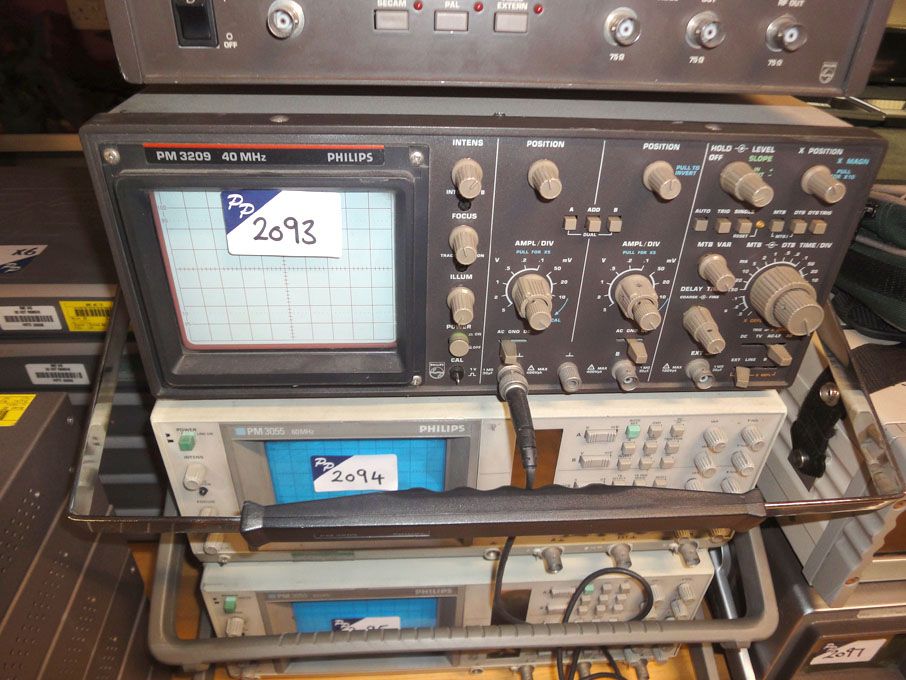 Philips PM3209 40MHz dual trace oscilloscope