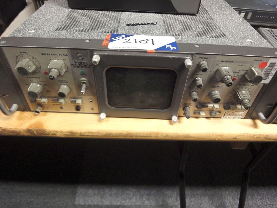 Tektronix 1481B waveform monitor