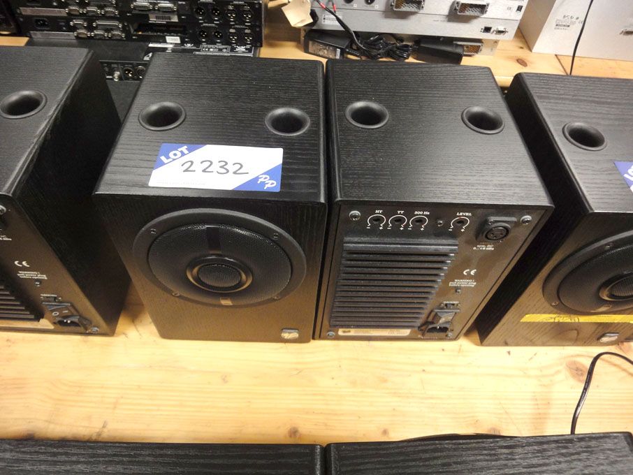 2x MusikElectronic RL906 monitor loud speakers