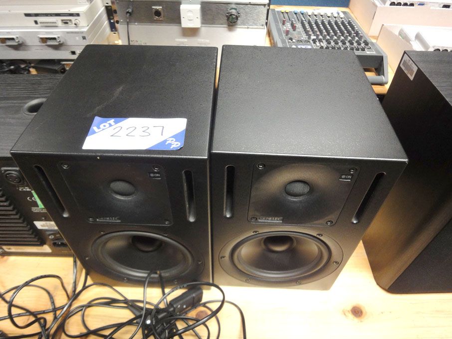 2x Genelec 1030A bi-amplified monitoring system sp...