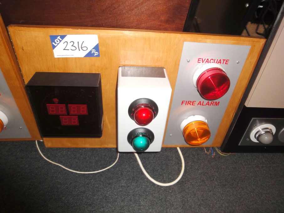 Wharton digital pulse clock & 'on air' lights (Ple...