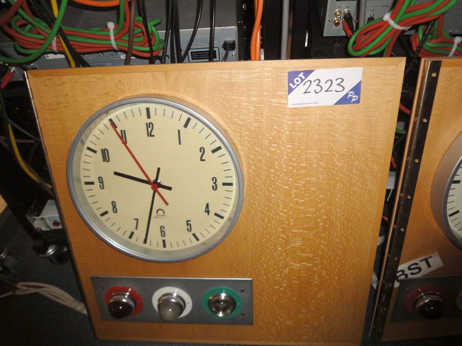 Mobatime analogue pulse clock & 'on air' lights (P...