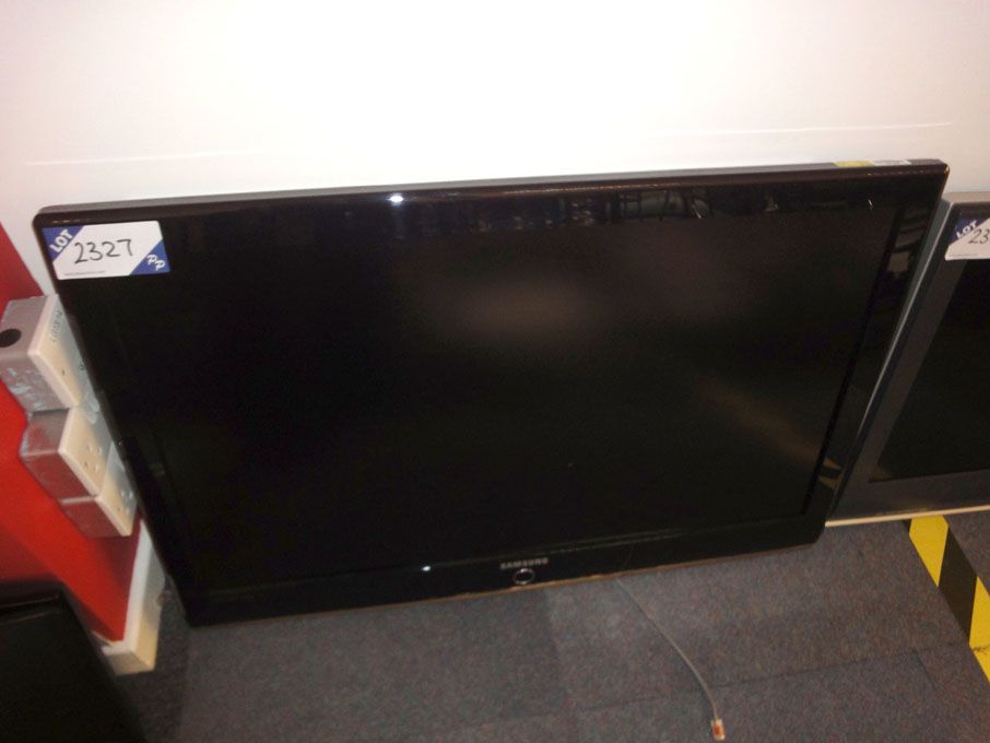 Samsung LE37M87BD colour LCD TV