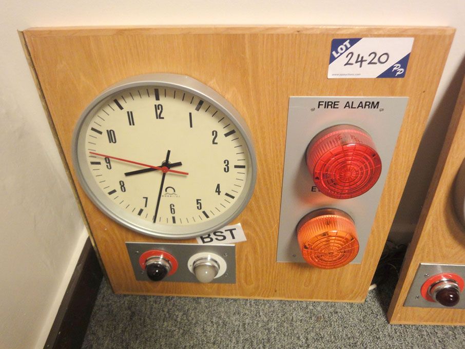 Mobatime analogue pulse clock & 'on air' lights (P...