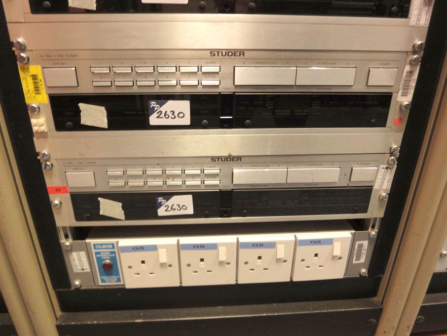 2x Studer A764 FM tuners