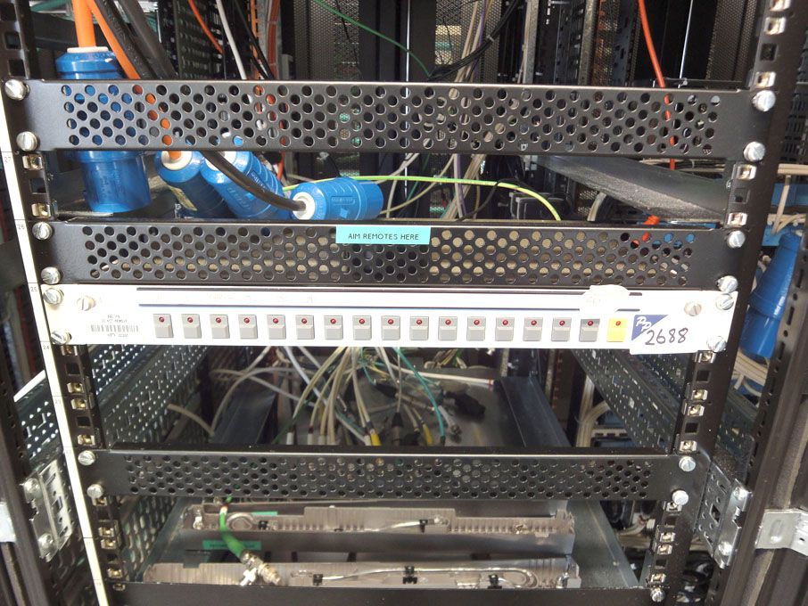 Quartz rack type audio controller