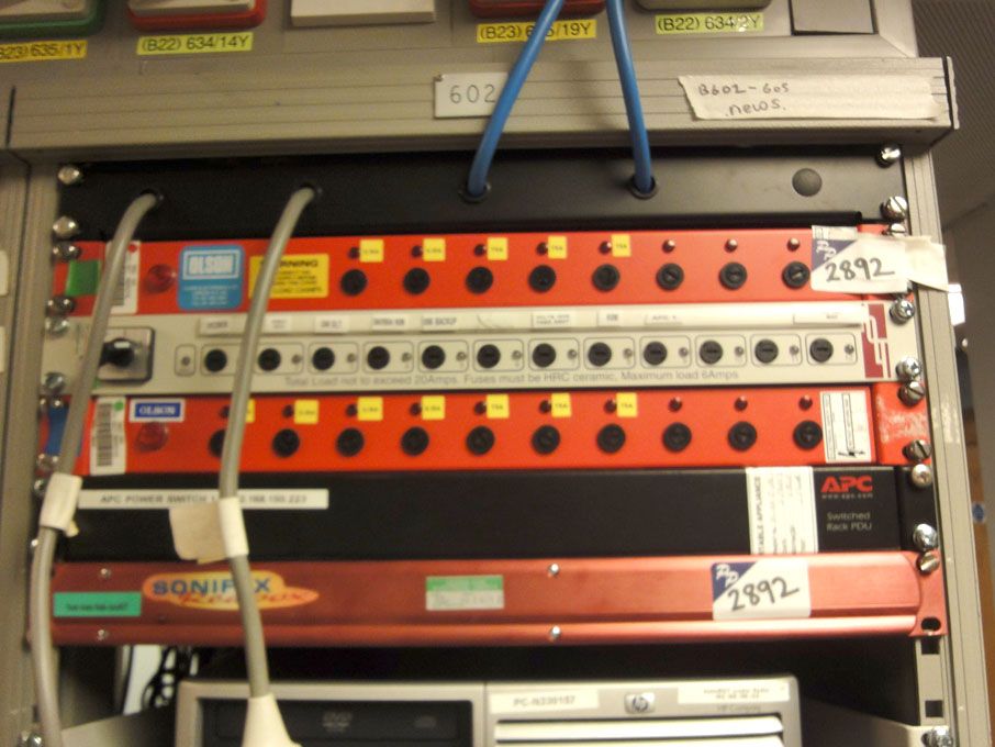 5x Olson etc 12 way MDU's, APC switched rack PDU