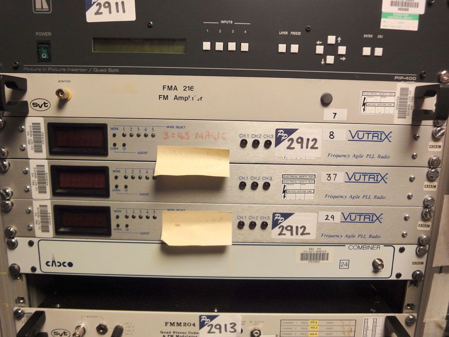 3x Vutrix frequency agile PLL radio